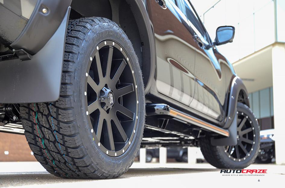 NISSAN NAVARA HEIST SATIN BLACK